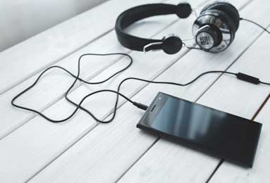 绝密名单曝光！三百名非法看球者被银行出卖，英超版权大战升级